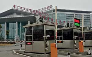 武漢同濟(jì)醫(yī)院光谷分院車牌識別系統(tǒng)案例 - 中出網(wǎng)-智能出入口與停車充電門戶