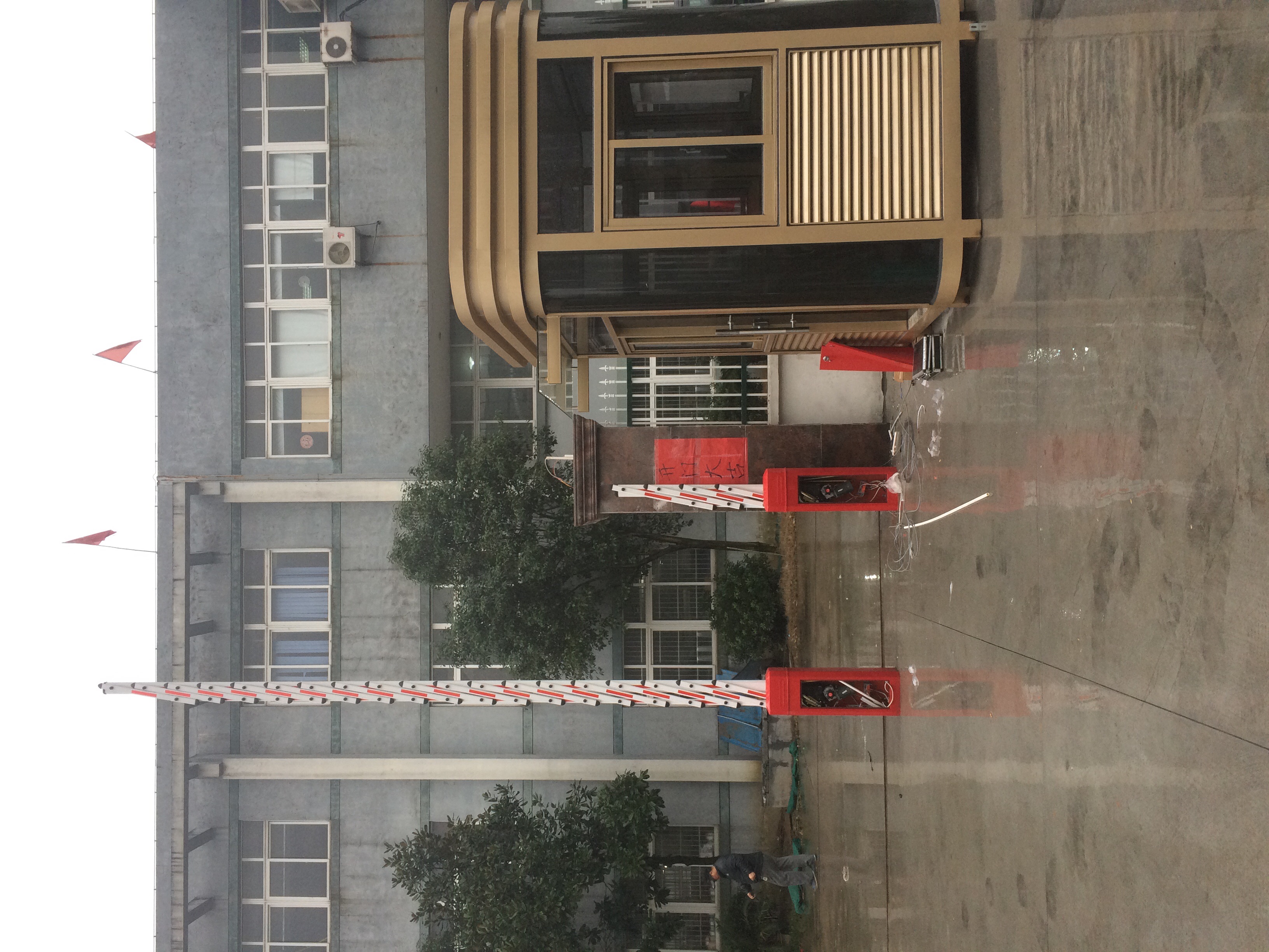 伸縮門，道閘，崗亭