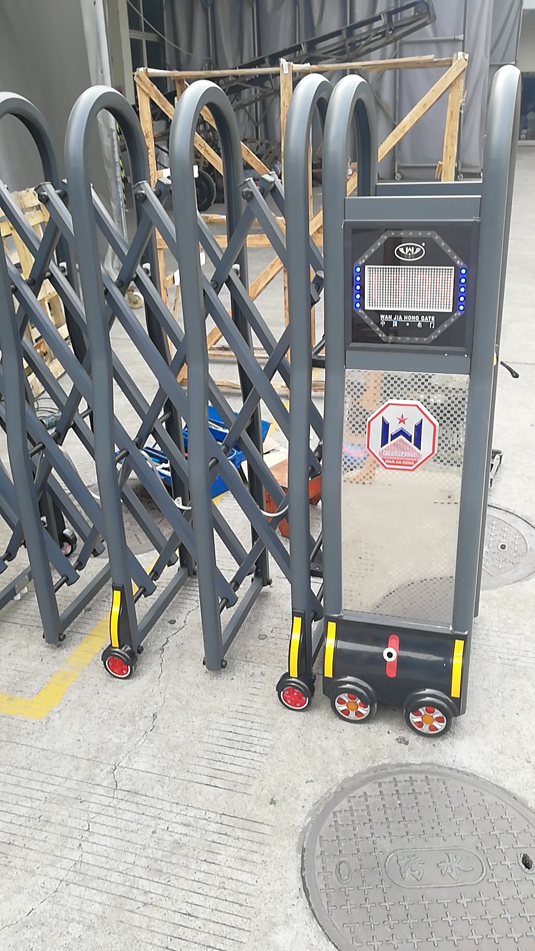 佛山萬家紅電動伸縮門