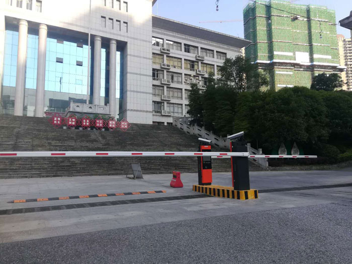 郴州市林業(yè)局車牌識別系統(tǒng)、伸縮門、道閘、崗亭工程安裝