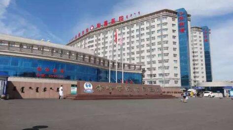 恭賀赤峰學院附屬醫(yī)院大門口安裝上赤峰出安智能電動伸縮門 