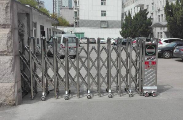 張家口出安智能電動伸縮門安裝在北方機電工業(yè)學(xué)校大門口