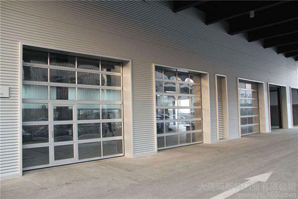 延安出安智能車庫(kù)門(mén)安裝在玉融苑